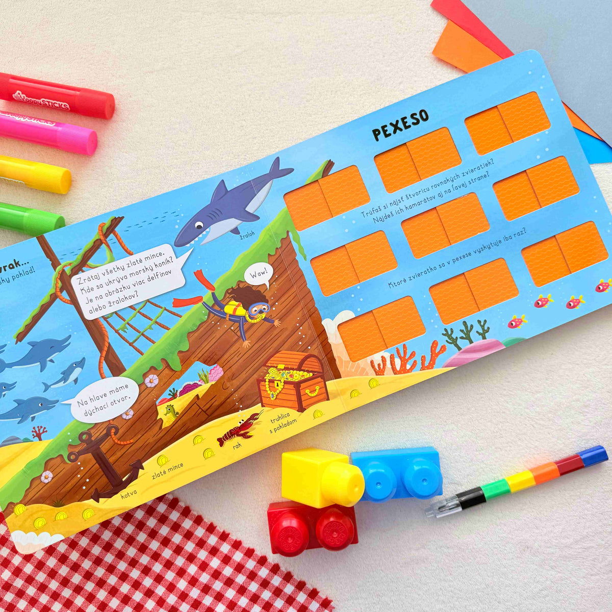 Knižka s okienkovým pexesom - V oceáne